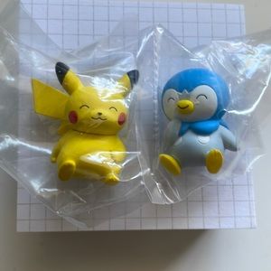 New gatchapon - Pokemon Pikachu and Piplup small figures